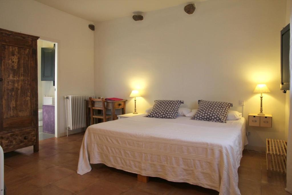 Hostal Nou De Crespia Phòng bức ảnh